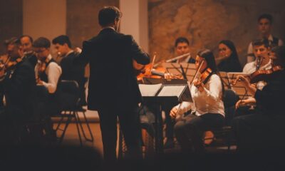 Direttore con orchestra